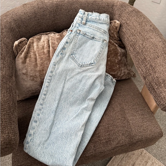 Abercrombie & Fitch Denim - The 90’s Straight Ultra Hugh Rise Curve Love Jean
